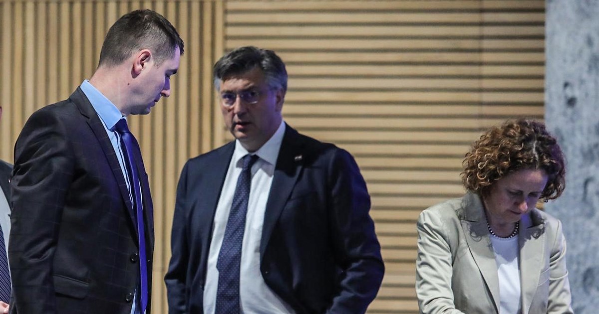 Plenković danas brani ministricu Obuljen, a zbog iste stvari smijenio je Filipovića