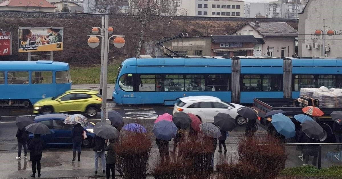Zastoj tramvaja na jednoj od najprometnijih ulica u Zagrebu