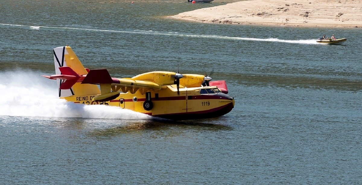 VIDEO Jet-ski u Turskoj presjekao put kanaderu, pilot kočio i jedva izbjegao sudar