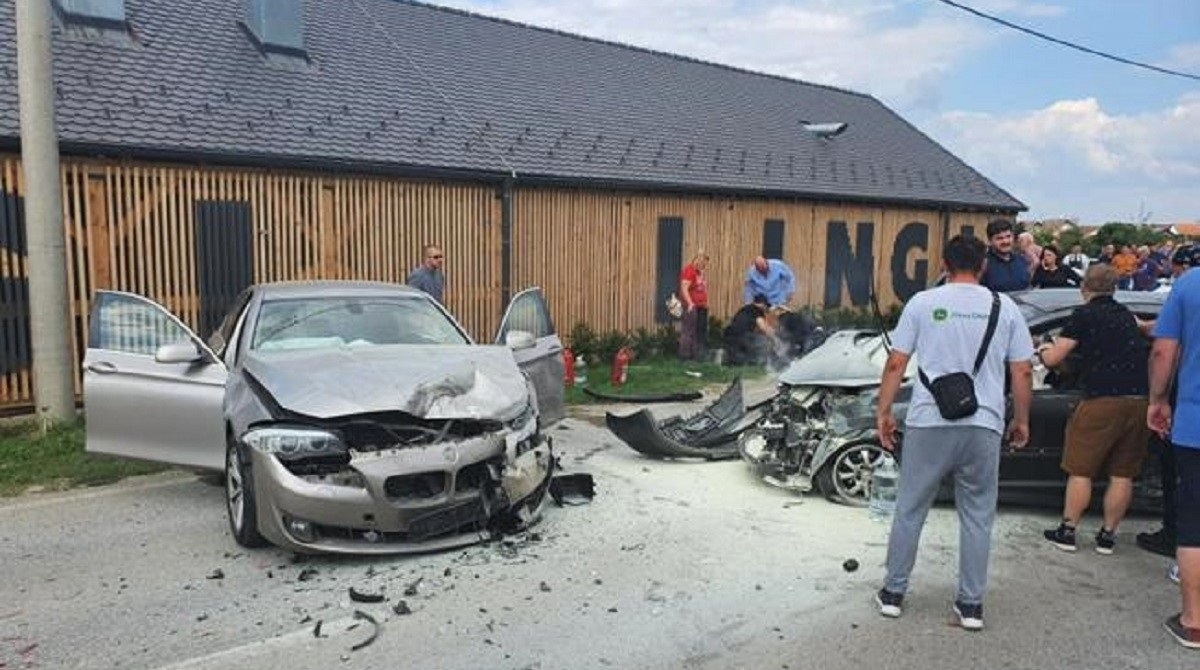 U nesreći između Osijeka i Bilja ozlijeđeno osmero ljudi, konobari ugasili požar