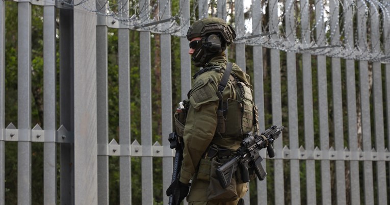 Migranti napali poljske vojnike na granici s Bjelorusijom, jedan Sudanac ranjen