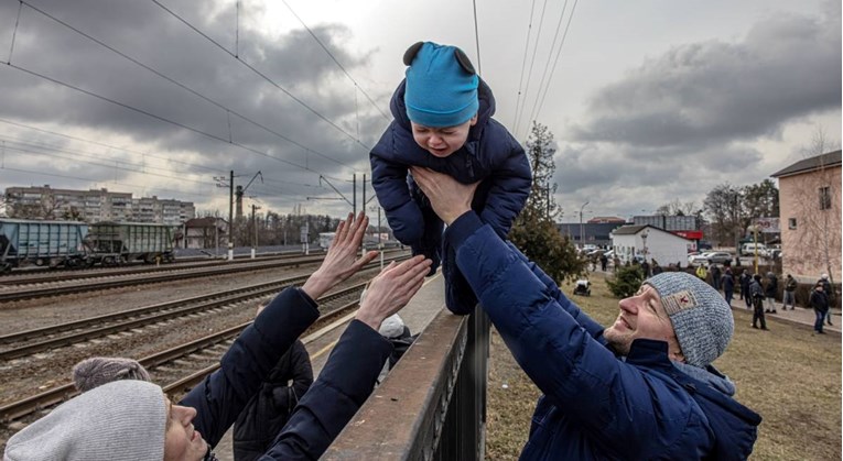 Dvije trećine ukrajinske djece moralo napustiti svoje domove zbog rata