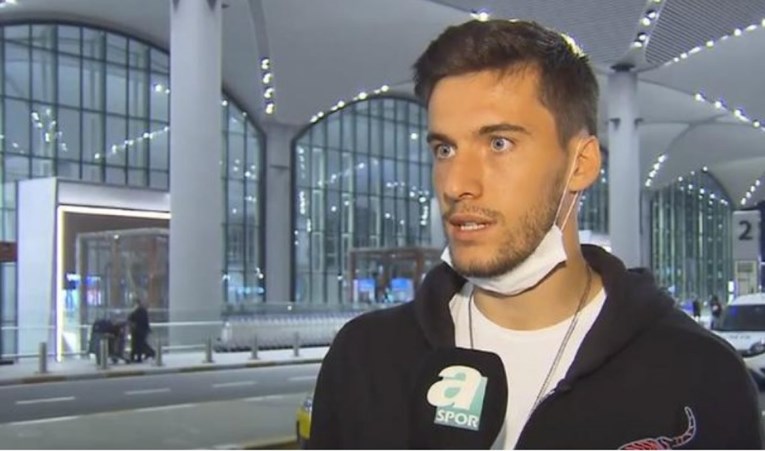 Hajdukov novi napadač snimljen na aerodromu. "Slomljen sam, Bešiktaš me razočarao"