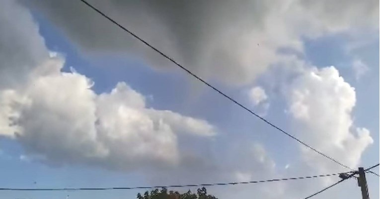 U Istri se jučer stvorio tornado, rušio je stoljetne hrastove i savio HEP-ov stup