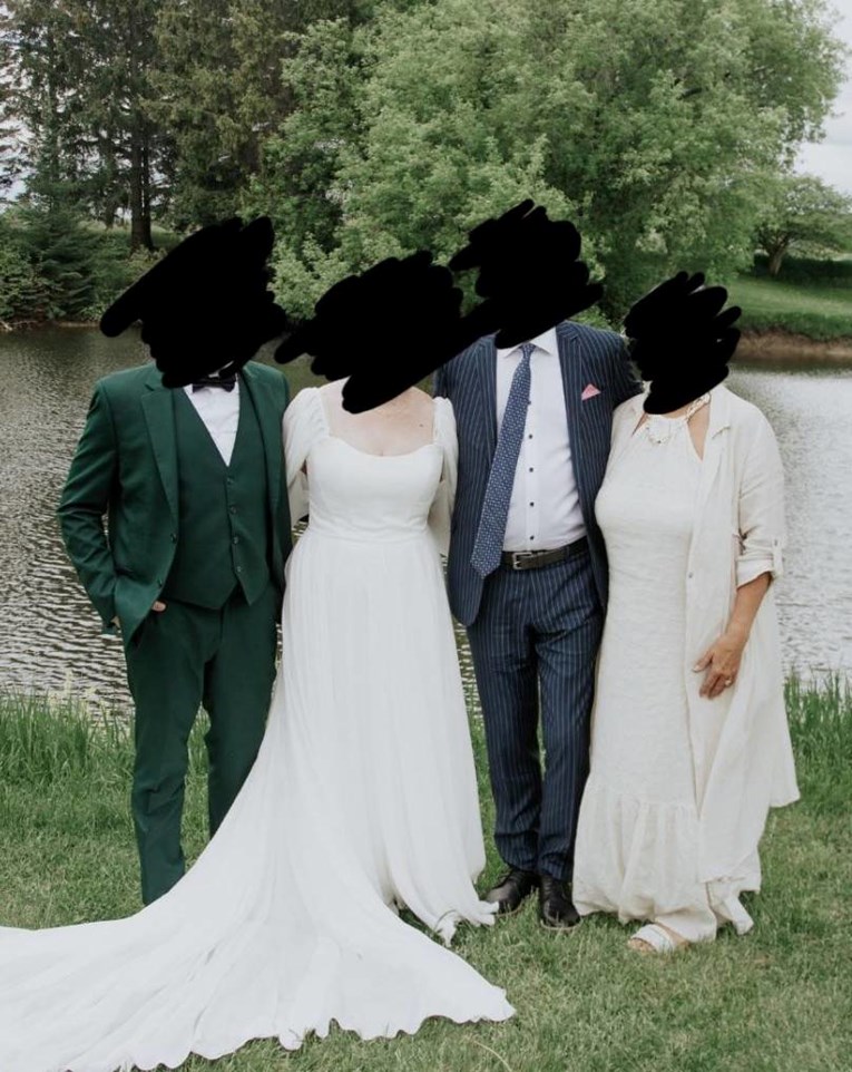 Mladenka pokazala što je maćeha odjenula na njezinu svadbu, mreže gorjele od reakcija