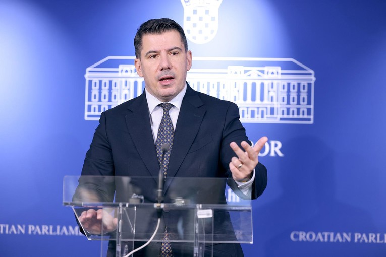 Grmoja Mažaru: U toj magli zna se nakupiti par desetaka tisuća tonica smeća