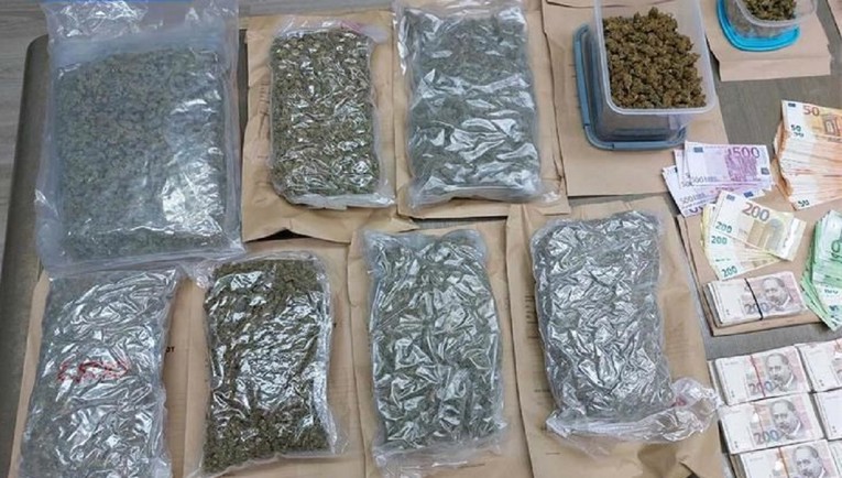 Kod dilera u Puli našli više od šest kilograma raznih droga i dosta keša