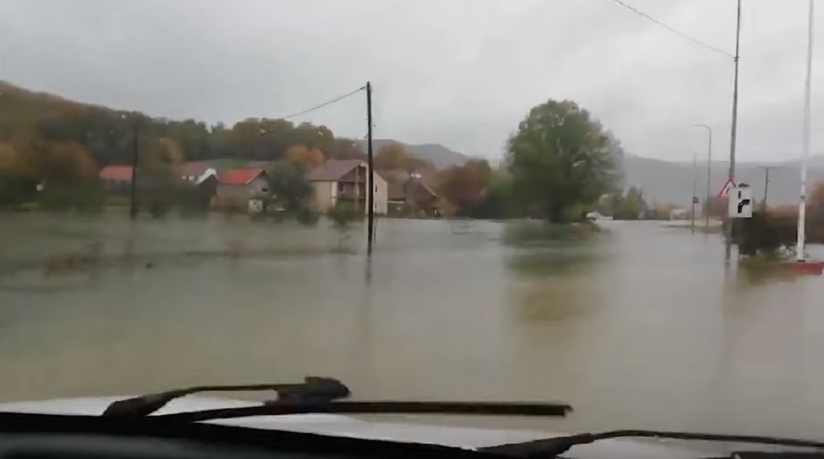 Kaos u Crnoj Gori - poplave, odroni i vodostaji rijeka na povijesnim razinama