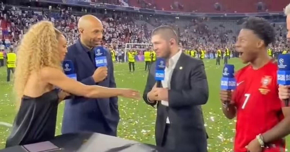 Ljudi komentiraju reakciju youtubera kad se UFC borac odbio rukovati s voditeljicom