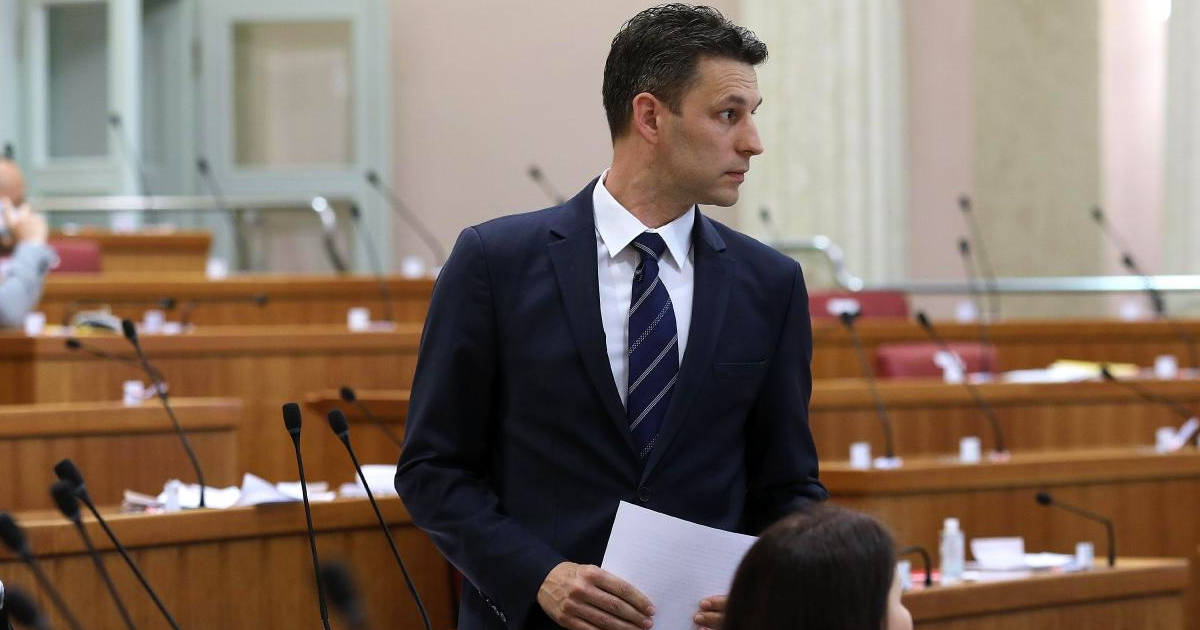Oporba poduprla zakonske prijedloge Bože Petrova za pomoć građanima i gospodarstvu