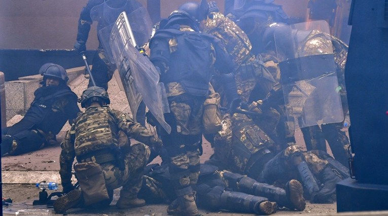 Šef NATO-a poslao upozorenje: "Šaljemo dodatnih 700 vojnika na Kosovo"