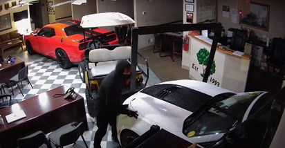 VIDEO Pokušali ukrasti sportske automobile pa ostali bez prijevoza
