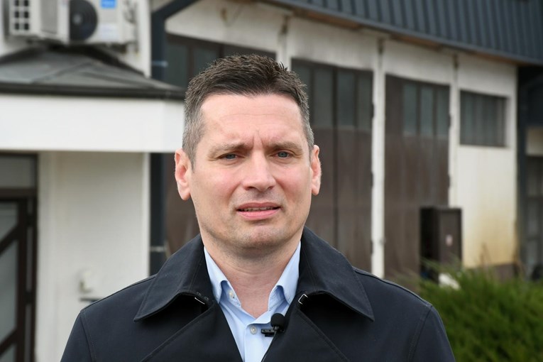 HDZ-ovac Orlić kaže da se namještaju poslovi u Vodovodu u Sisku