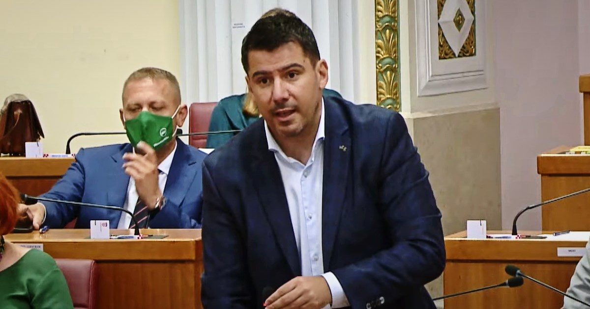 Grmoja: Plenković ovdje glumi velikog baju, a pred Orbanom je mali miš