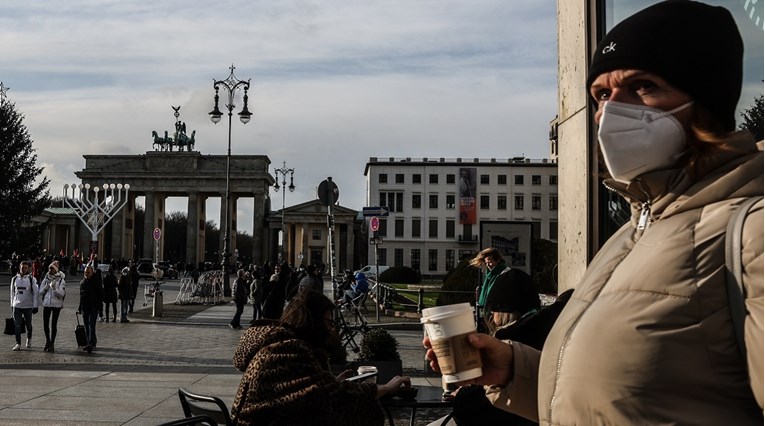 Njemačka uvodi nove mjere, posebno pogođeni kafići i restorani