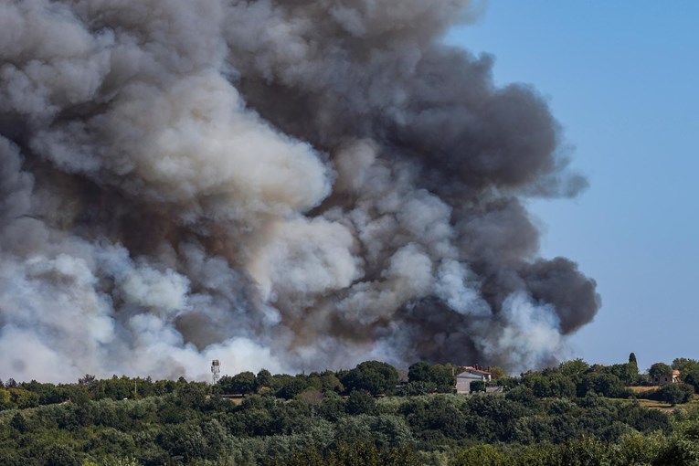 Na snazi zabrana loženja vatre na otvorenom u Istri