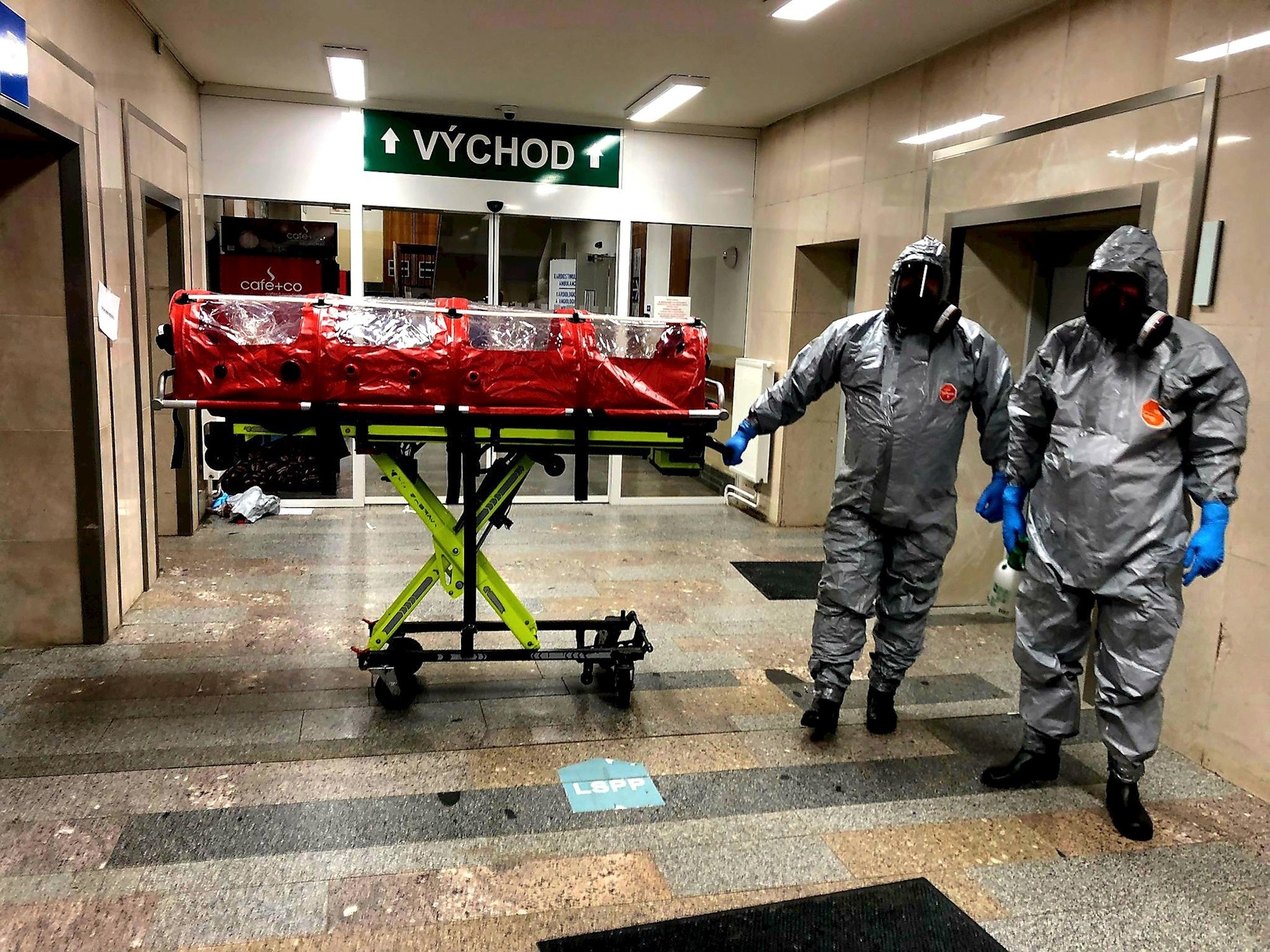 Stigao negativni nalaz. Američki turist u Češkoj nema ebolu