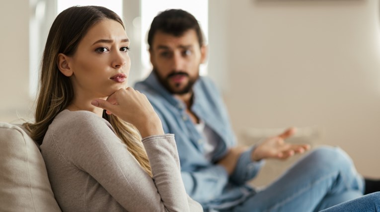 Četiri najveće laži koje mogu uništiti vezu, prema psihologu