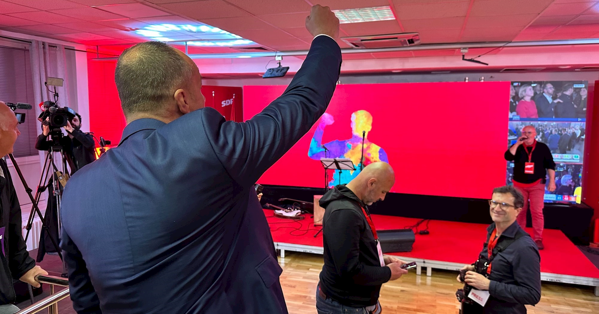 Voditelj u stožeru Rijeka pravde: Rezultati su netočni! Okupljeni: (Muk)