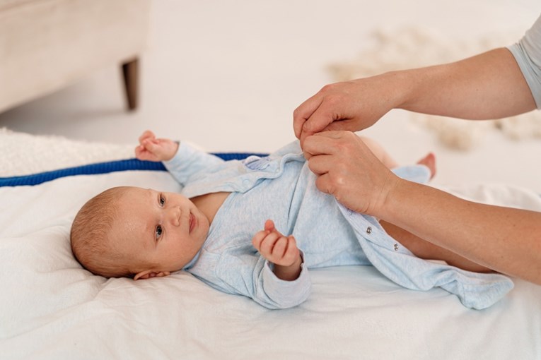 Znanstvenice tvrde da roditelji trebaju tražiti pristanak beba za mijenjanje pelena