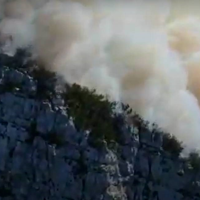 Ponovno aktivan požar u parku prirode u BiH: Guta šume, prijeti vikend-naselju