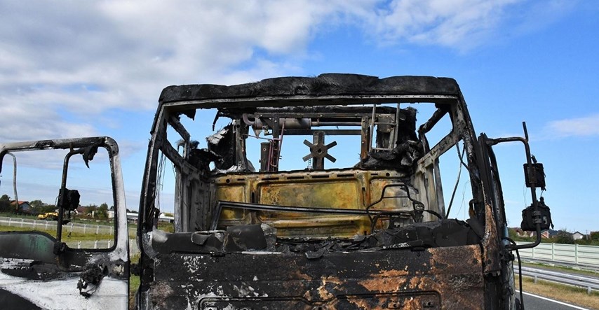 Nesreća kod Grubišnog Polja: Izgorjeli kamion i rasvjetni stup