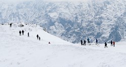 Troje mrtvih u lavinama u Austriji