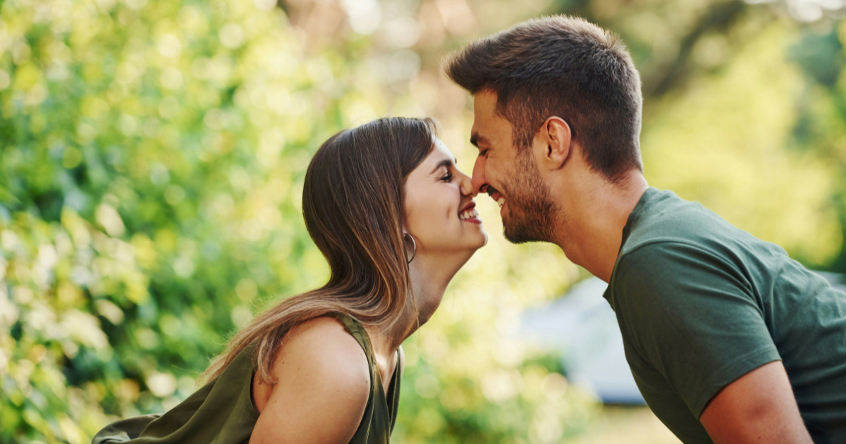 Tri navike koje održavaju ljubav živom u vezi, prema psihologu