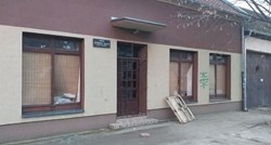 FOTO Napad na Hrvatski dom u Srbiji, razbijeni prozori