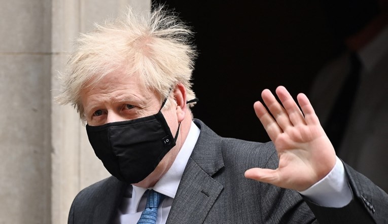 Britanija u lipnju planira ukinuti obaveznu distancu, kaže Johnson