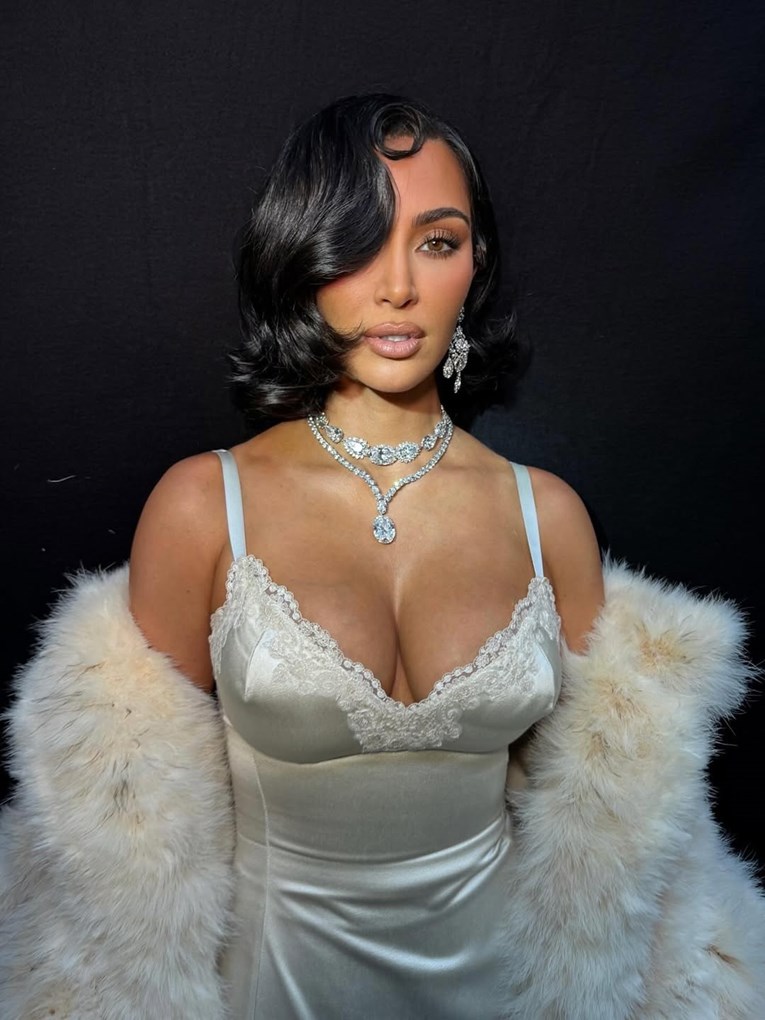 "Kakvo bacanje novca": Kim Kardashian pokazala kolekciju torbi i izazvala raspravu