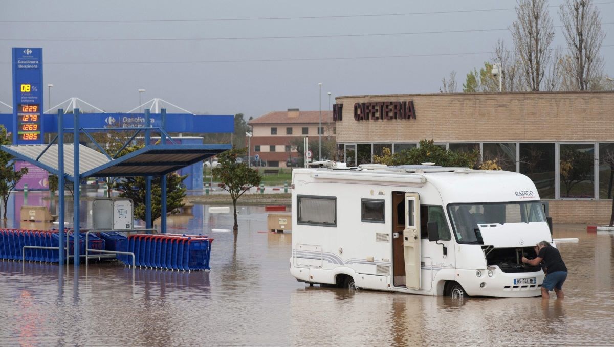 VIDEO Veliko nevrijeme u Španjolskoj. Crveni alarm, poplave nose sve pred sobom