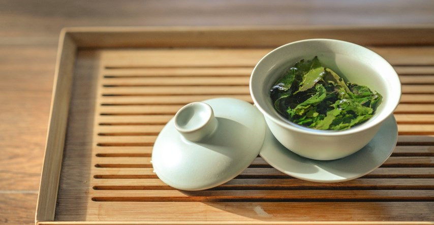 Evo odgovora na pitanje može li vam zeleni čaj pomoći u gubitku kilograma