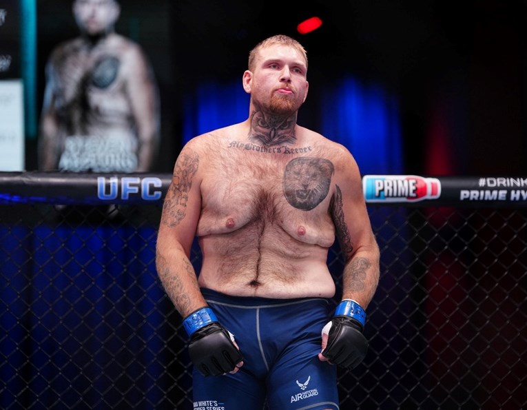 Imao je 226 kilograma i zovu ga Beton. U subotu debitira u UFC-u
