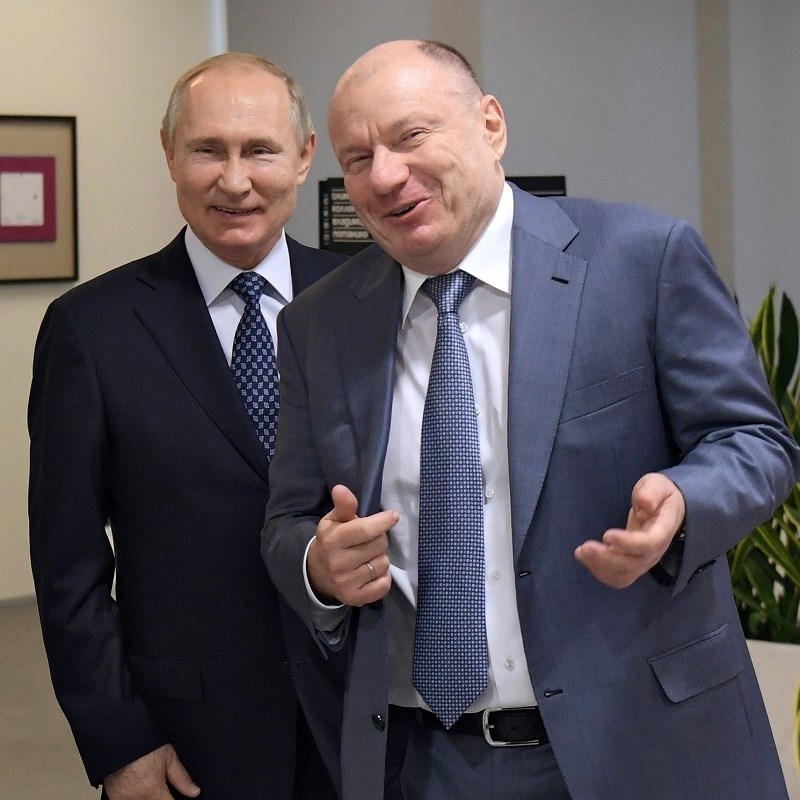 Ovo je najbogatiji Rus, pogledajte fotografije njegovih druženja s Putinom