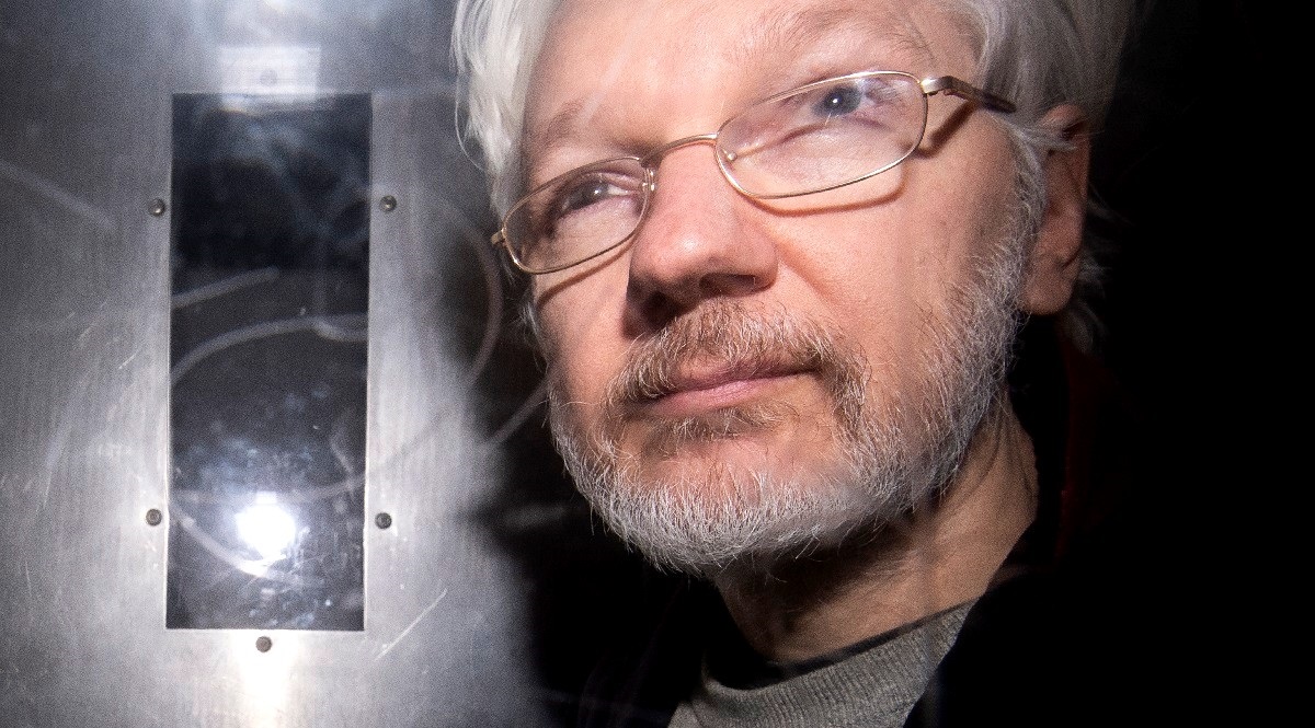 Assange tvrdi da u zatvoru čuje glasove i da se želi ubiti
