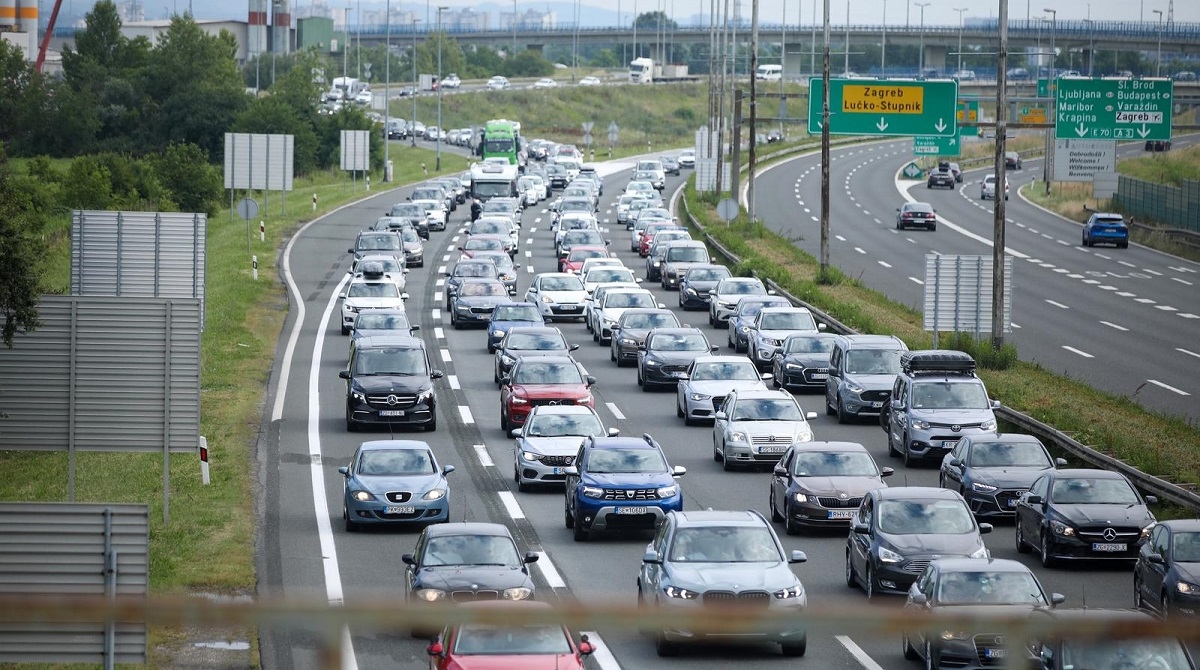 Velike gužve prema moru, kod Buzina kolona od 8 kilometara