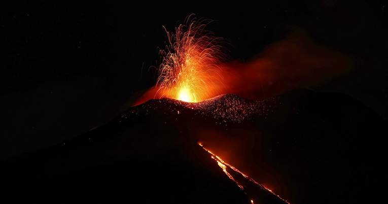 Eruptirala Etna