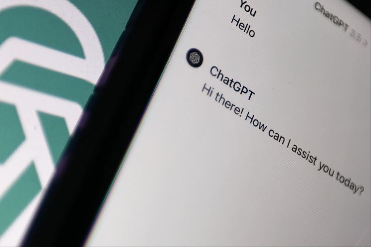 Republikanac i demokrat žele zabraniti korištenje AI chatbotova