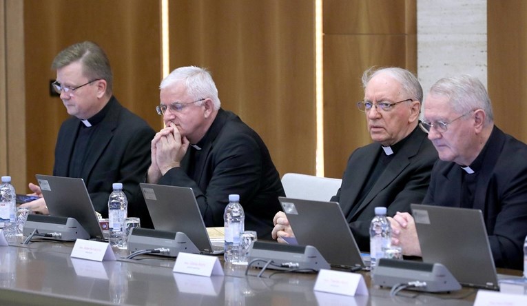Hrvatski biskupi izdali priručnike o zaštiti djece od seksualnog zlostavljanja