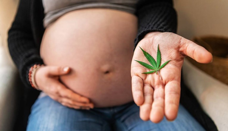 Studija: Uzimanje marihuane tijekom trudnoće povezano sa psihotičnim ponašanjem djece