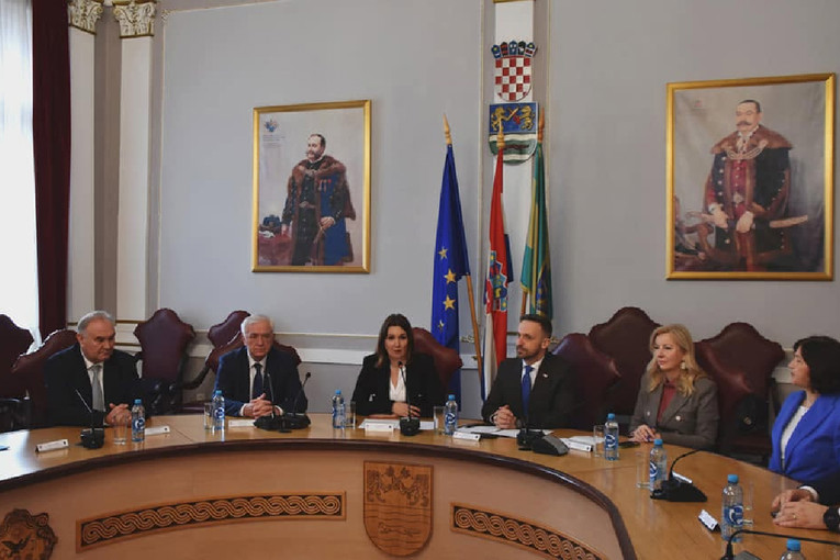 Preko lažnog e-maila izvukli stotine tisuća eura iz Požeško-slavonske županije