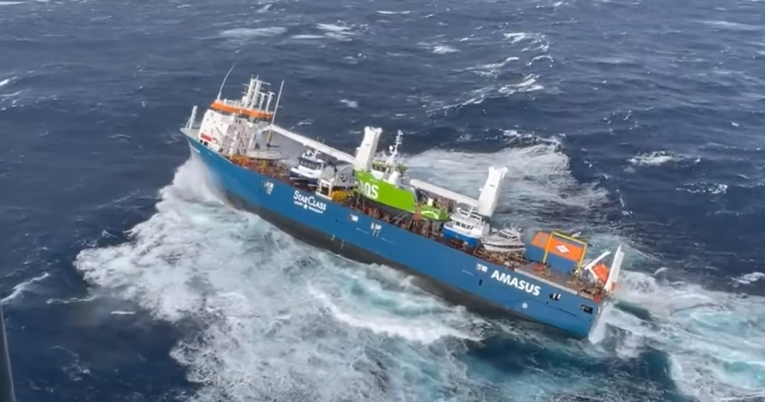 Nizozemski teretni brod mogao bi potonuti, prijeti i izlijevanje nafte
