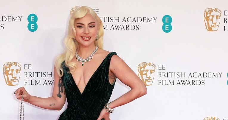 Lady Gaga i Sephora se udružili kako bi pomogli mladima za vrijeme Mjeseca ponosa