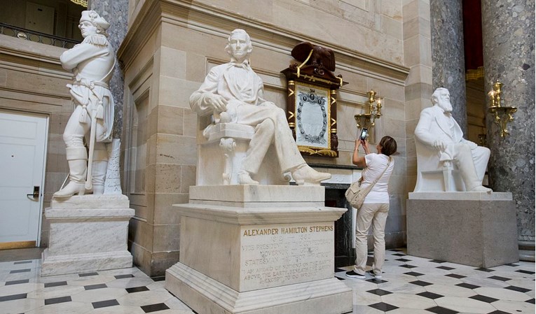 Senator blokirao uklanjanje kipova vođa konfederacije s Kapitola u Washingtonu