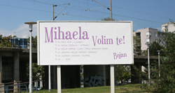 U Zagrebu osvanuo ljubavni plakat, ljudi se šale: "Mihaela, trepni ako si oteta"