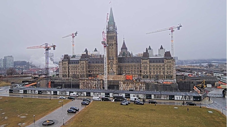 Evakuiran kanadski parlament. Muškarac se zabarikadirao, policija sve blokirala