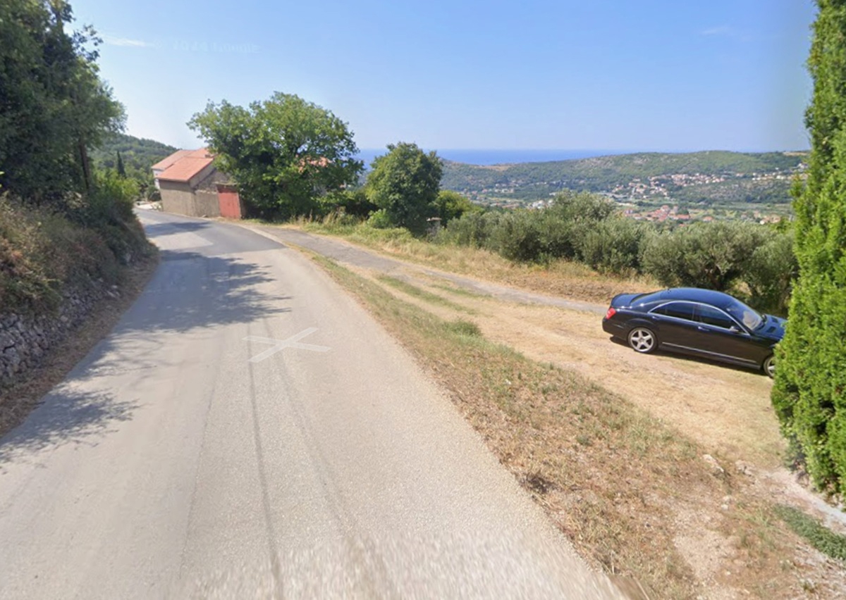 Teška nesreća kod Dubrovnika. Autom sletio s ceste, udario u stup i poginuo