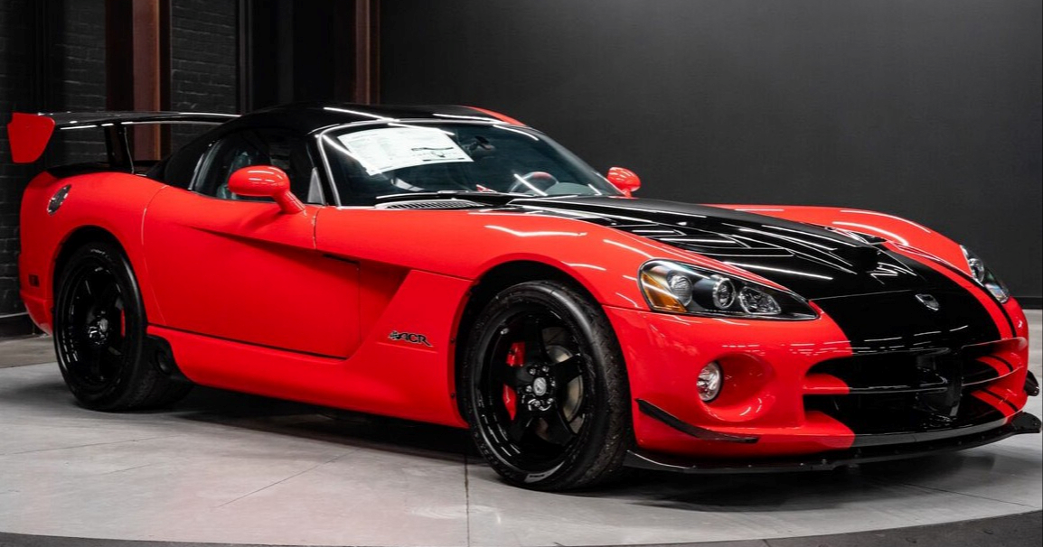 Još je u najlonu: Prodaje se novi Dodge Viper iz 2009. godine