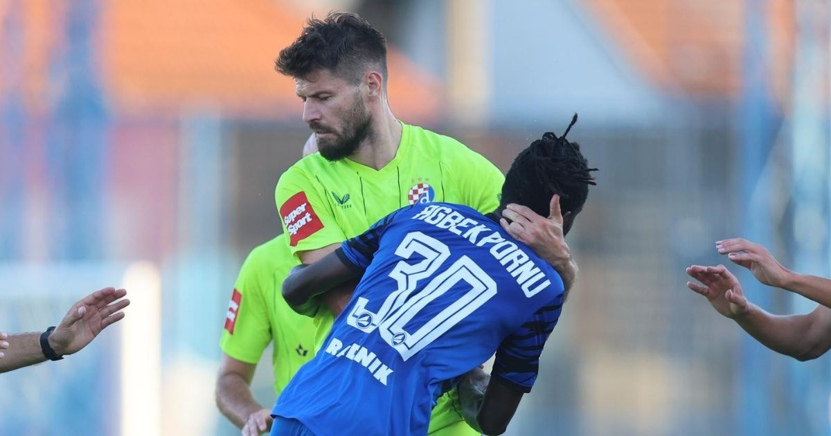 VIDEO Hajdukovi navijači zbog situacije s Petkovićem nazivaju Skominu licemjerom